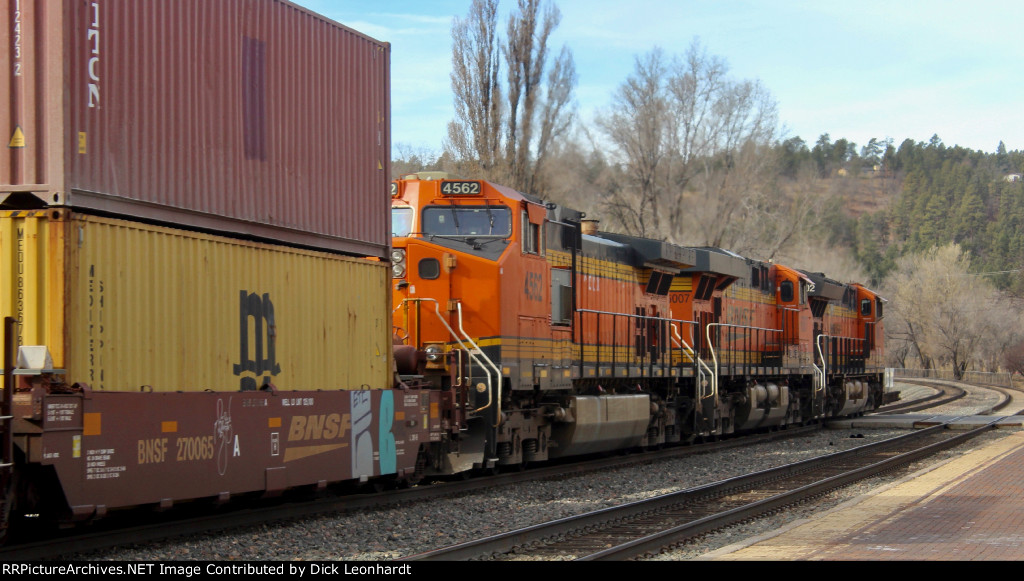 BNSF 4562 with 6007 and 3802